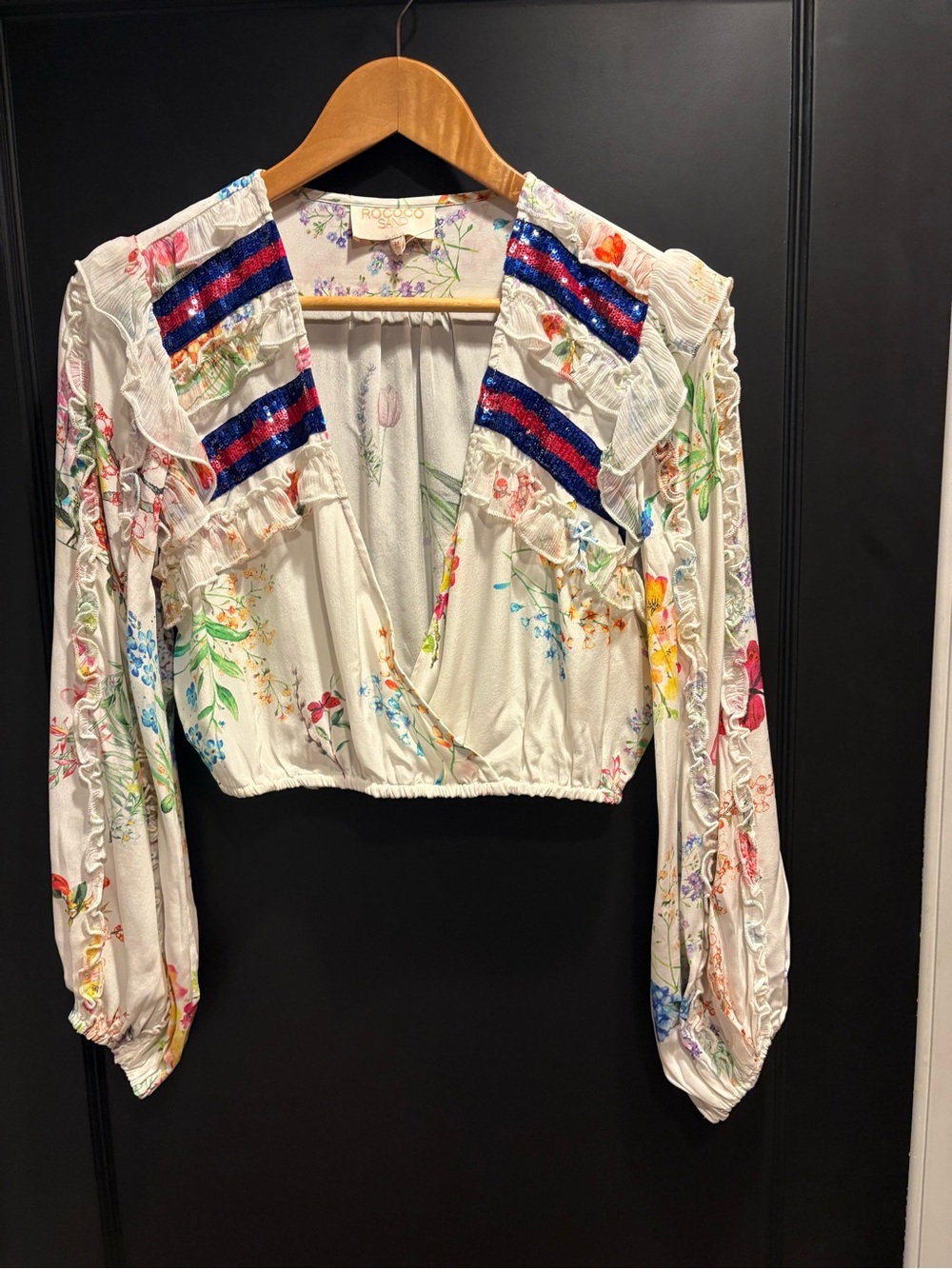 Rococo  sand medium ruffle White Floral Sequin-Trim Cropped V-Neck Top